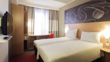 Standard Twin Room, 2 Twin Beds | In-room safe, desk, blackout drapes, soundproofing