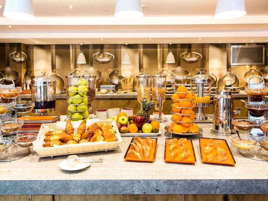 Daily buffet breakfast for a fee