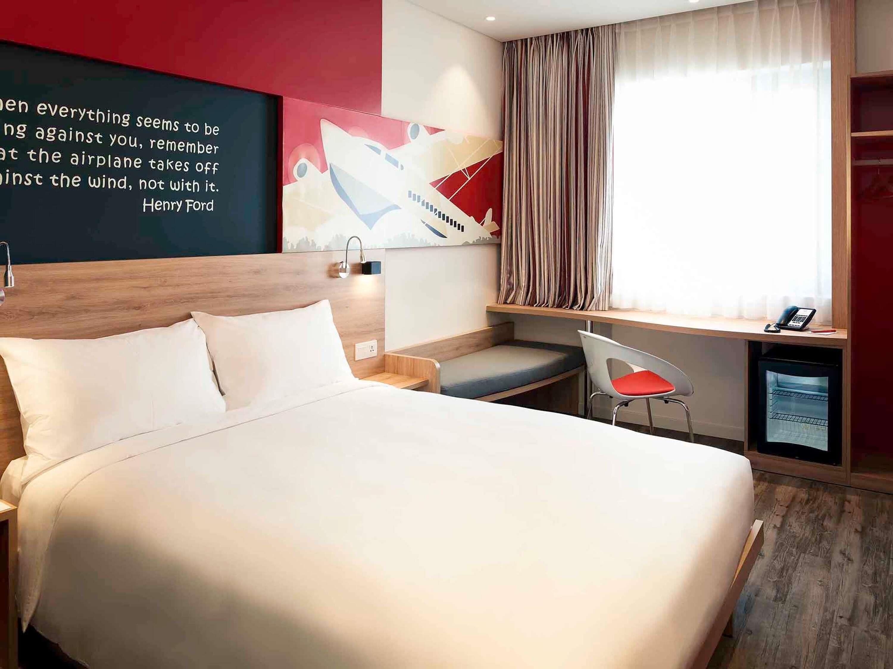 Standard Room, 1 Queen Bed