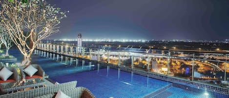 天台酒吧、泳池景觀、每日營業