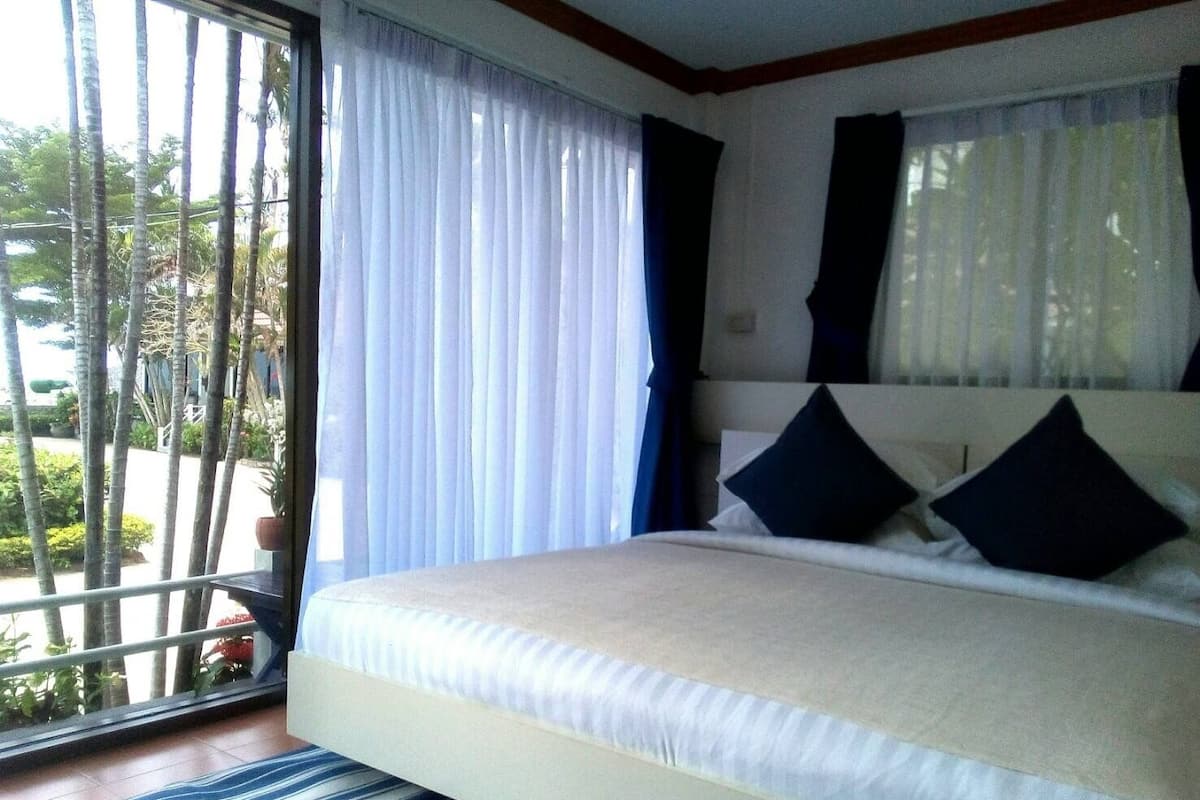 Desk, blackout drapes, soundproofing, rollaway beds