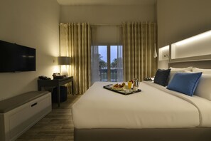 Deluxe Double Room, Beach View | Room service – dining - Sealine Beach - a Murwab Resort (Mesaieed)
