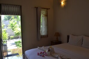 Skrivebord, gratis Wi-Fi, sengetøj