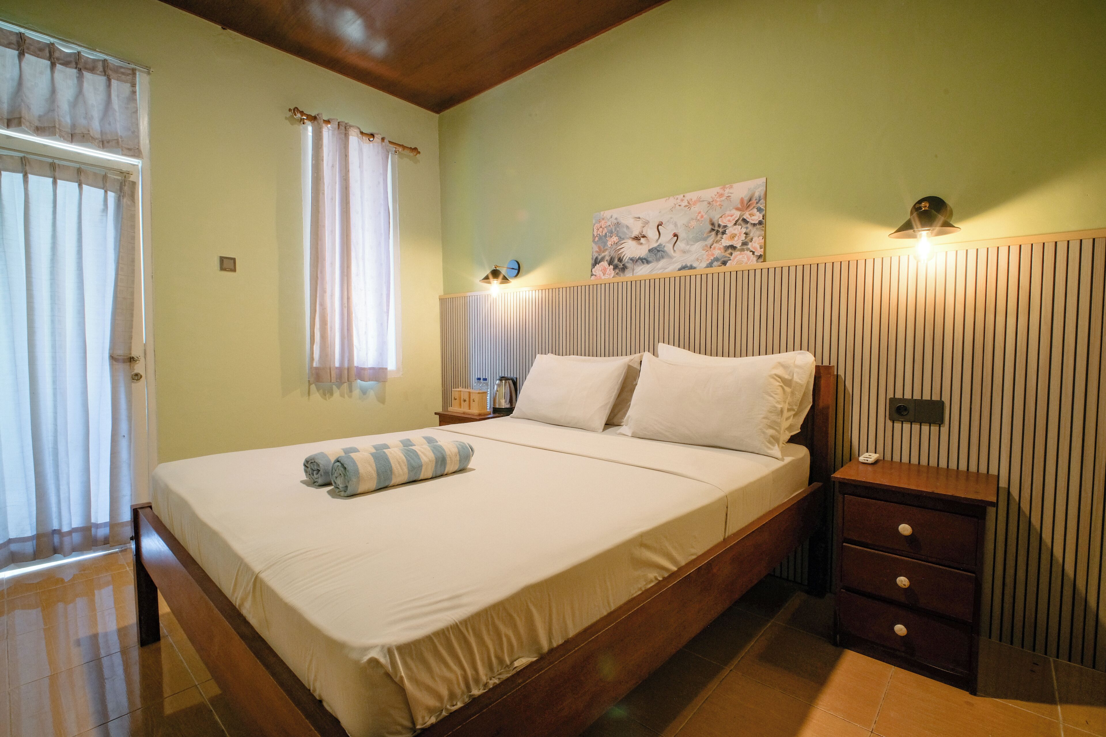 Standard Double Room | Desk, free WiFi, bed sheets