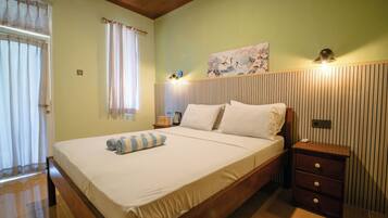 Standard Double Room | Desk, free WiFi, bed sheets