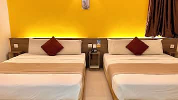 Deluxe-Vierbettzimmer, 2 Queen-Betten | Kostenloses WLAN, Bettwäsche