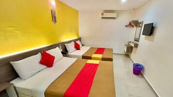 Deluxe Quadruple Room, 2 Queen Beds | Free WiFi, bed sheets