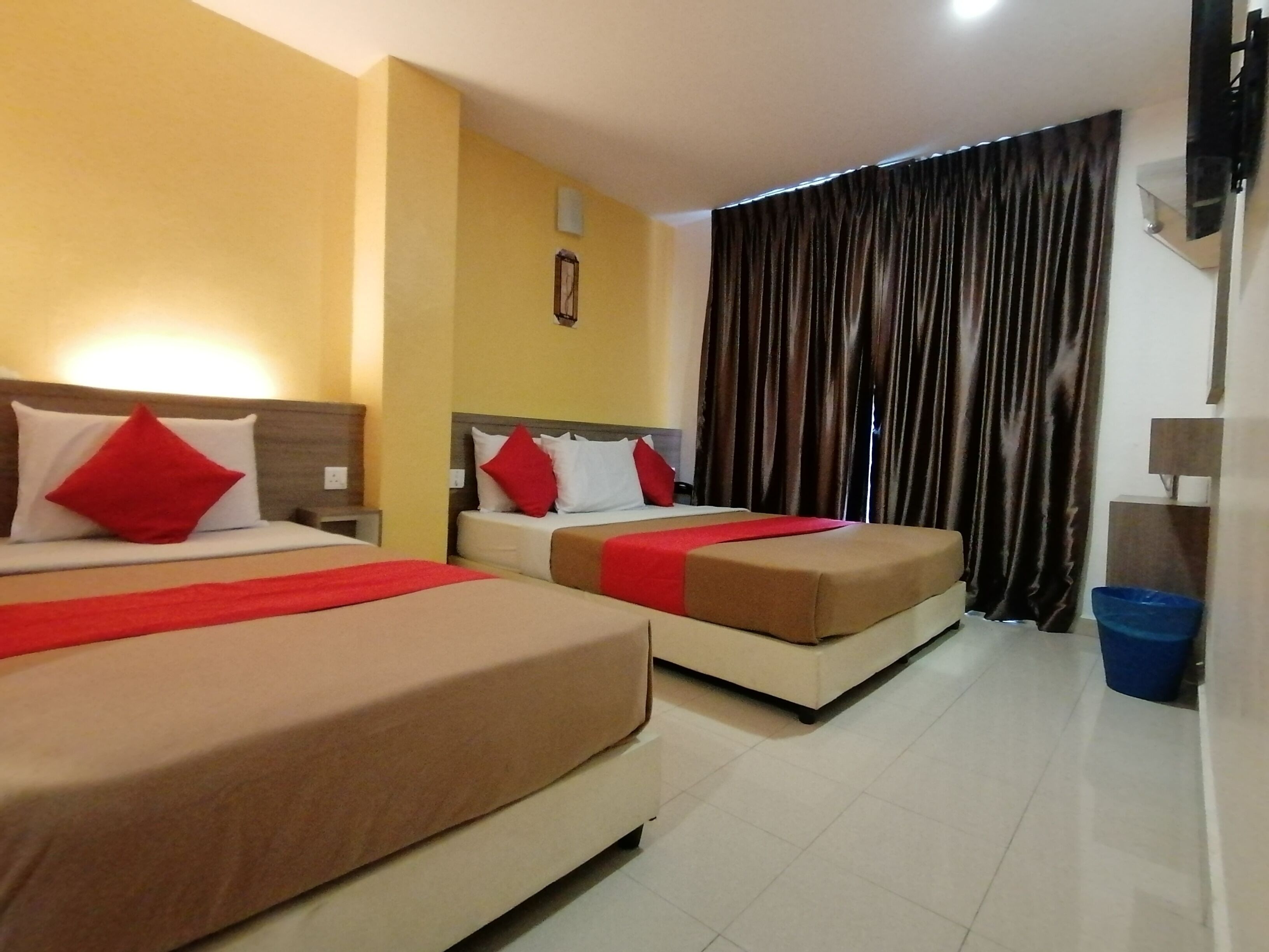 Free WiFi, bed sheets