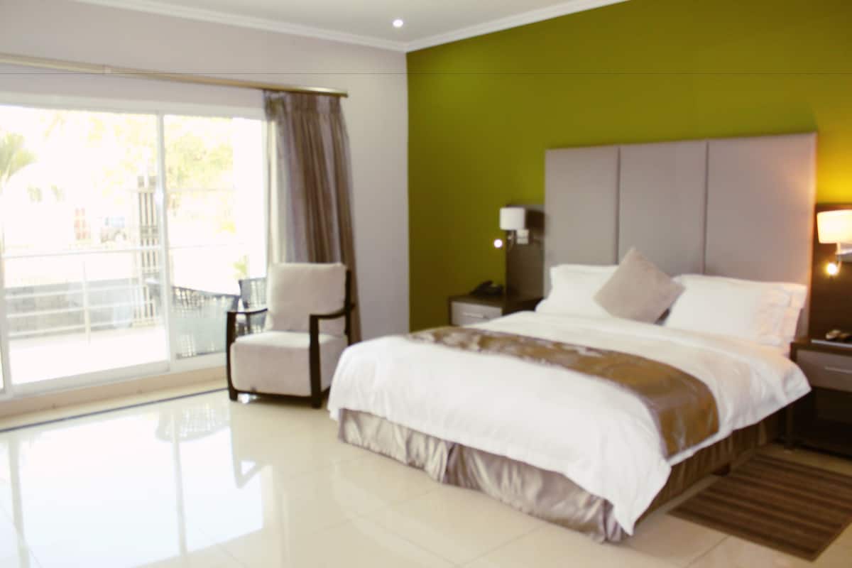standard double room | in-room safe, desk, blackout curtains, free rollaway beds