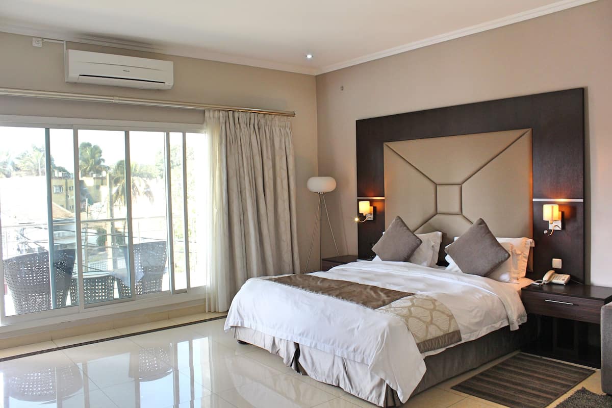 in-room safe, desk, blackout curtains, free rollaway beds