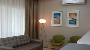 Coin salon dans le hall