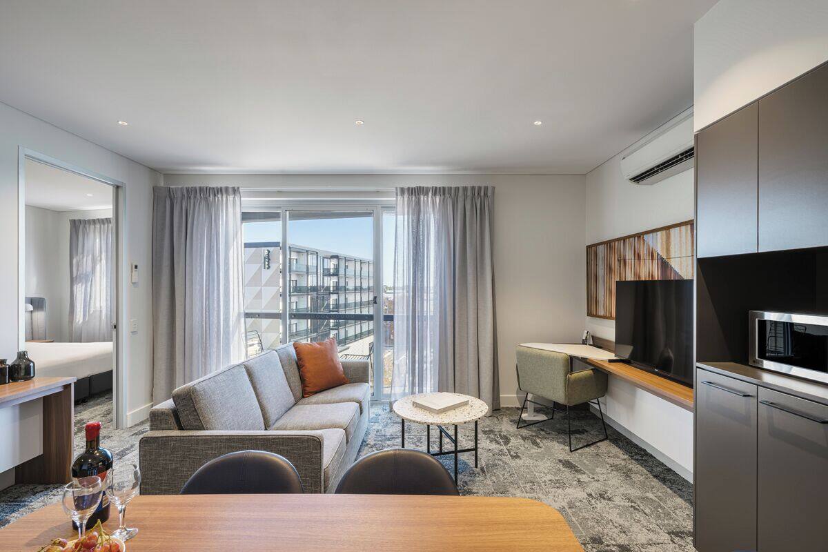 Apartment, 2 Schlafzimmer | Minibar, Zimmersafe, Schreibtisch, schallisolierte Zimmer