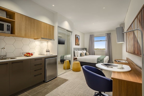 Studio | Eget pentry | Mikrovågsugn, spishäll, kaffe- och tebryggare och vattenkokare