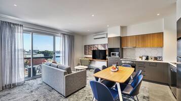 Two Bedroom with Balcony | Minibar, in-room safe, desk, soundproofing