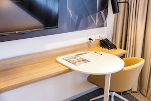 Fridge, microwave, stovetop, toaster