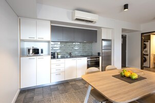 Televisión LED 43 pulgadas con canales de televisión digitales