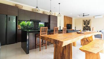 Executive-Villa, Poolblick | Rezeption