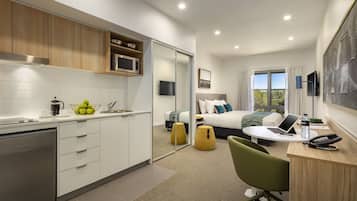 Studio | 1 bedroom, desk, iron/ironing board, free WiFi