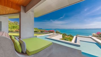 Outdoor pool, sun loungers
