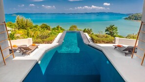 Outdoor pool, pool loungers - Villa Leelawadee (Pa Klok)