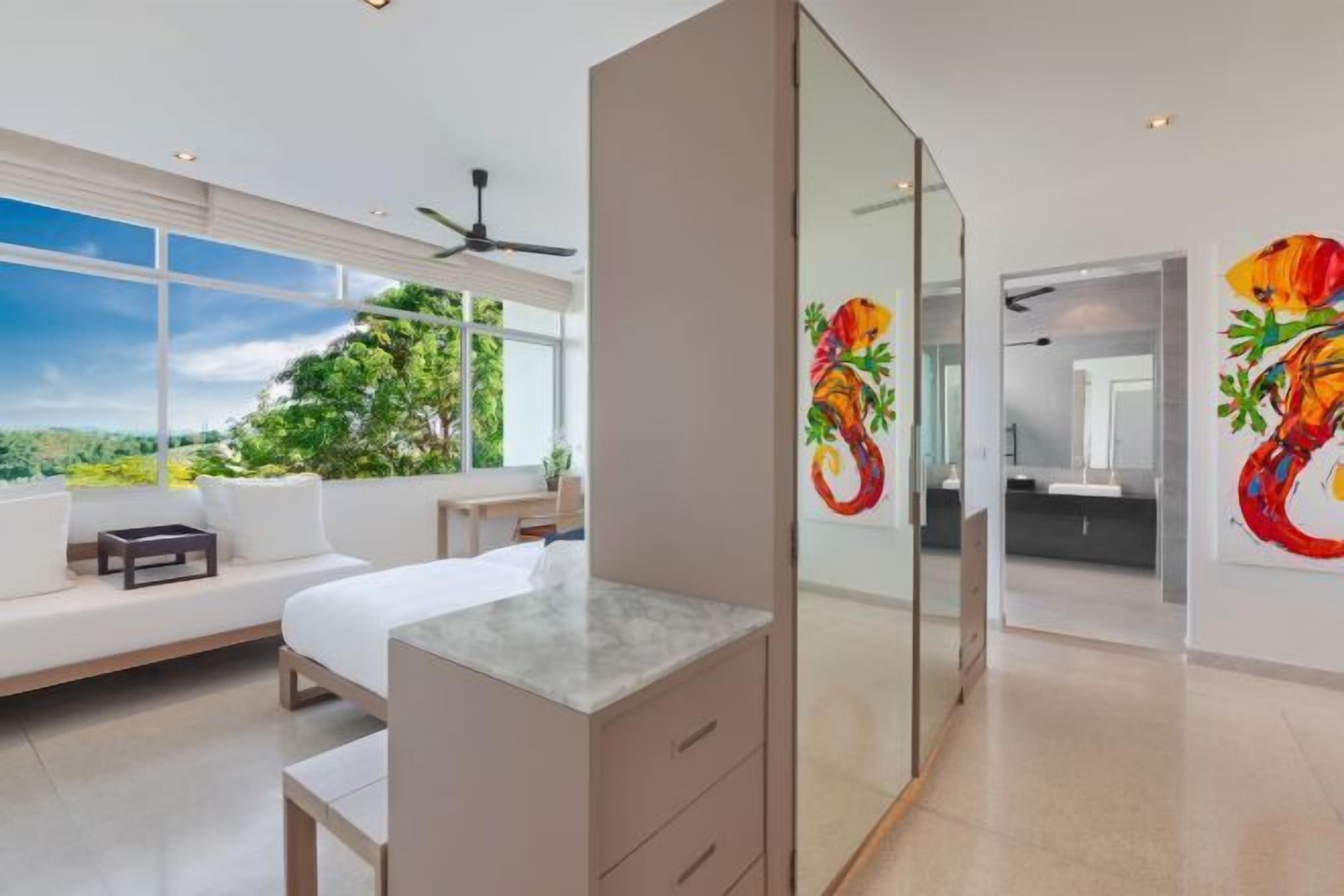 5 bedrooms, individually decorated, individually furnished, free WiFi