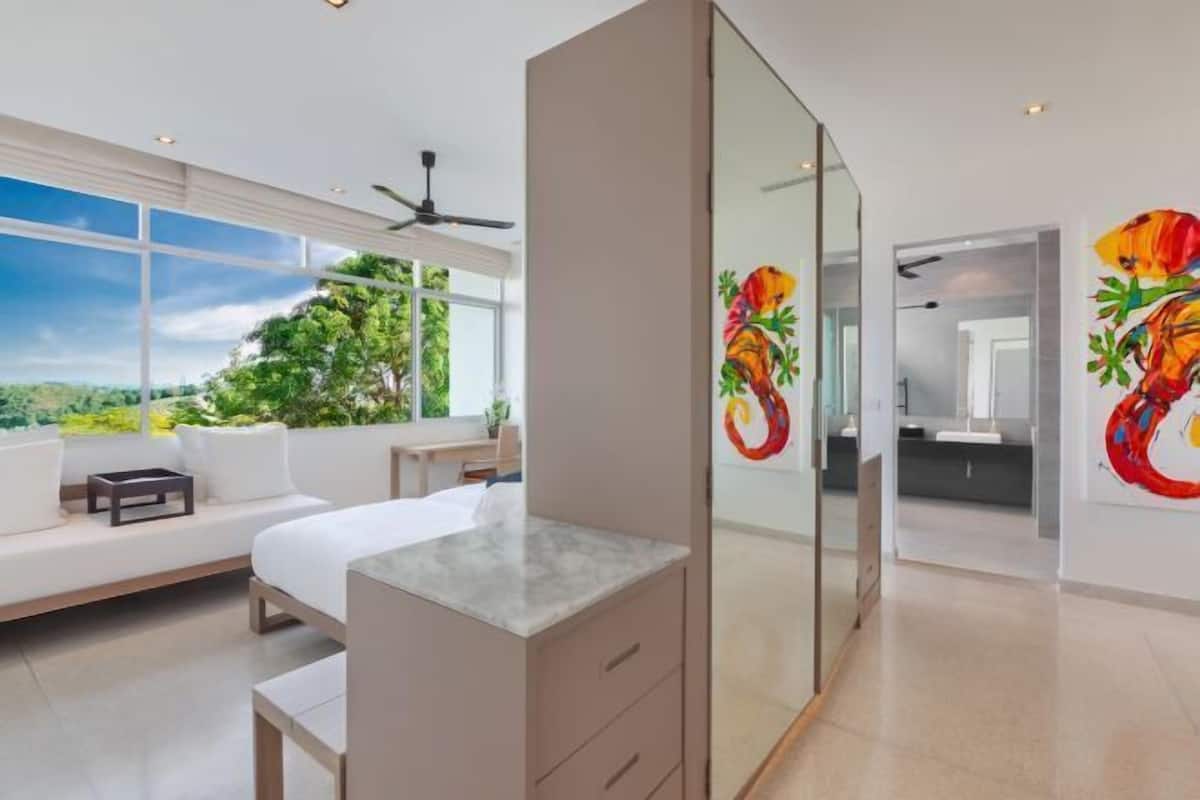 5 bedrooms, WiFi (free), individually decorated, individually furnished