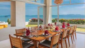 Family dining - Villa Leelawadee (Pa Klok)