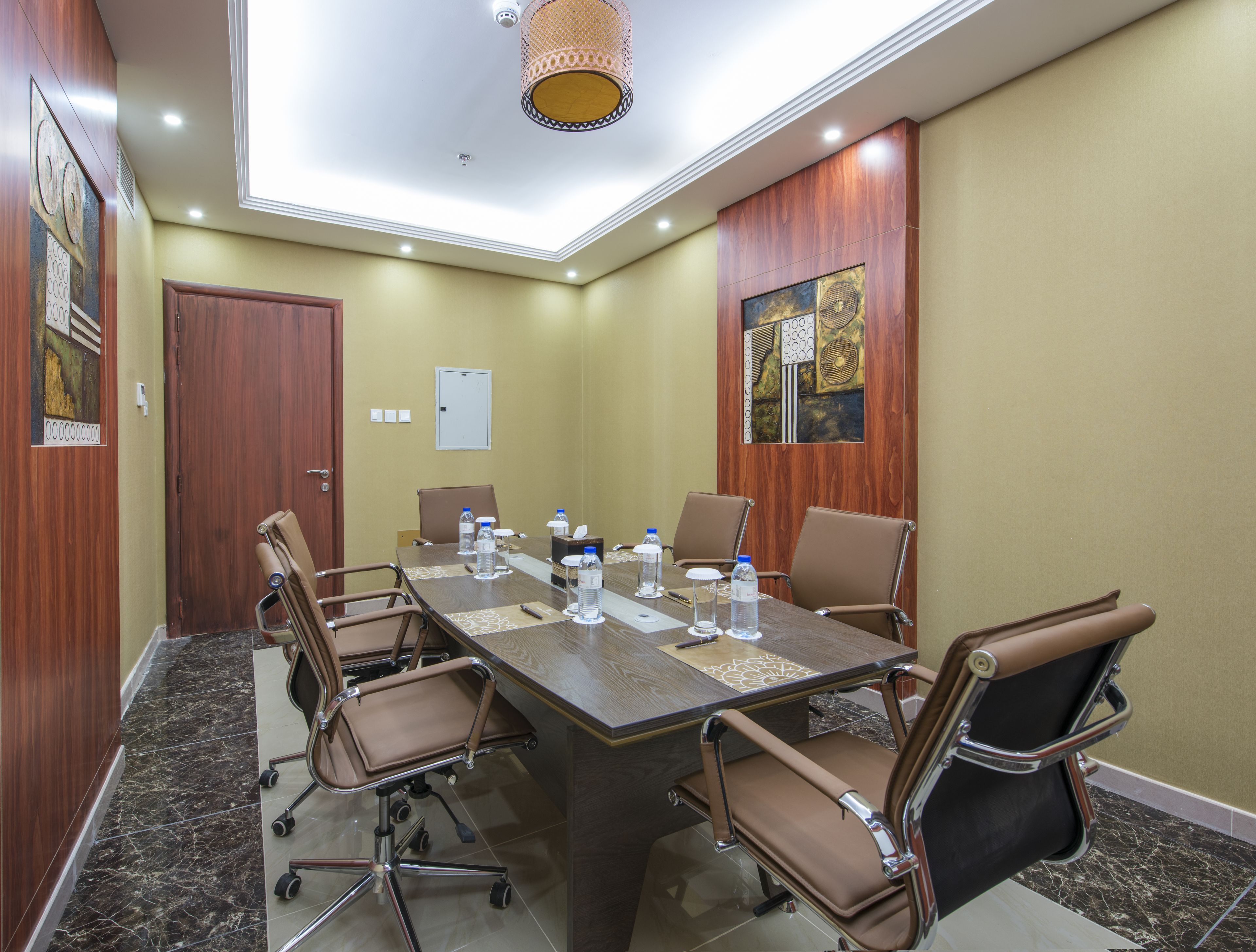 Foto - Royal Tulip Hotel LLC