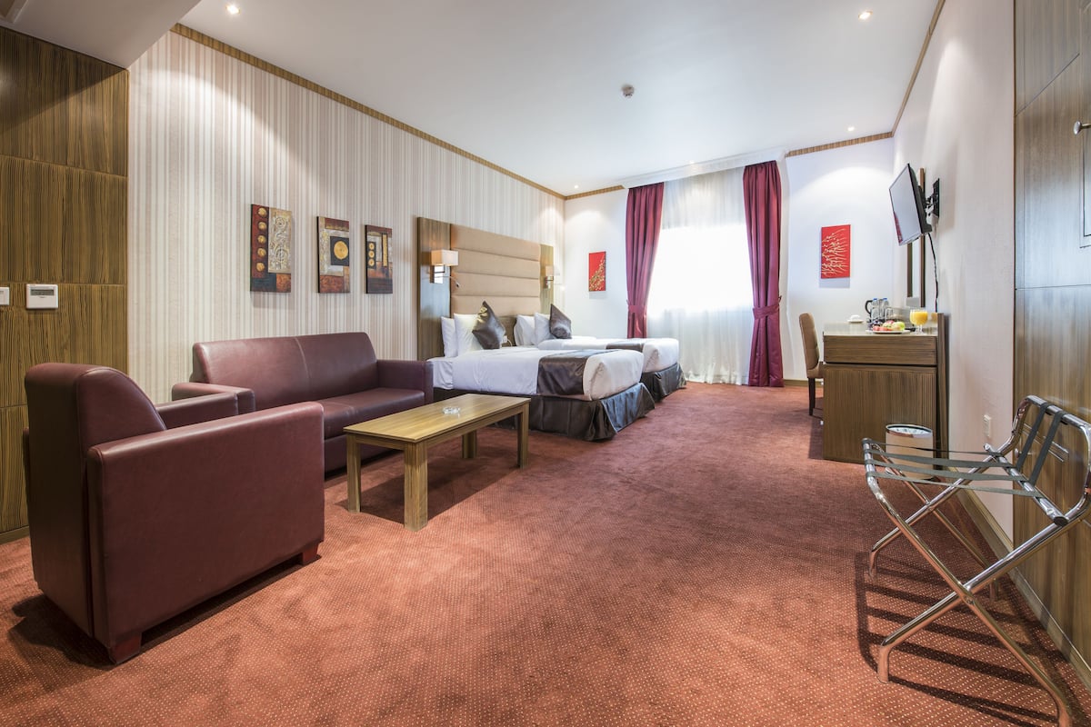 Premium Room | Premium bedding, minibar, in-room safe, iron/ironing board