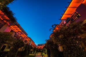 Property grounds - Mediterranean Beach Resort (Zakynthos)