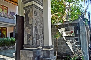 Front of property - Yulia 2 Homestay Sanur Guesthouse (Denpasar)