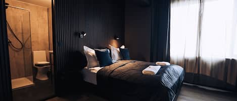 Standard-Doppelzimmer | Schreibtisch, laptopgeeigneter Arbeitsplatz, kostenlose Babybetten