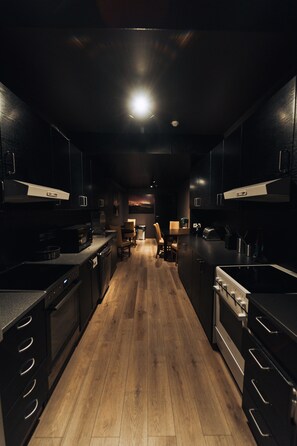 Full-sized fridge, microwave, oven, dishwasher