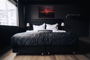 Desk, laptop workspace, free cots/infant beds, free WiFi - Brim hotel   (Reykjavik)