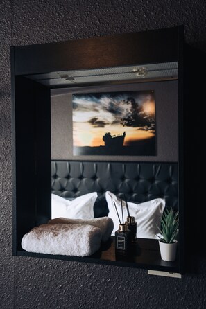 Desk, laptop workspace, free cribs/infant beds, free WiFi - Brim hotel   (Reykjavik)