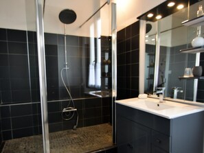 Free toiletries, hair dryer, towels - Le Petit Domaine de Colayrac (Colayrac-Saint-Cirq)