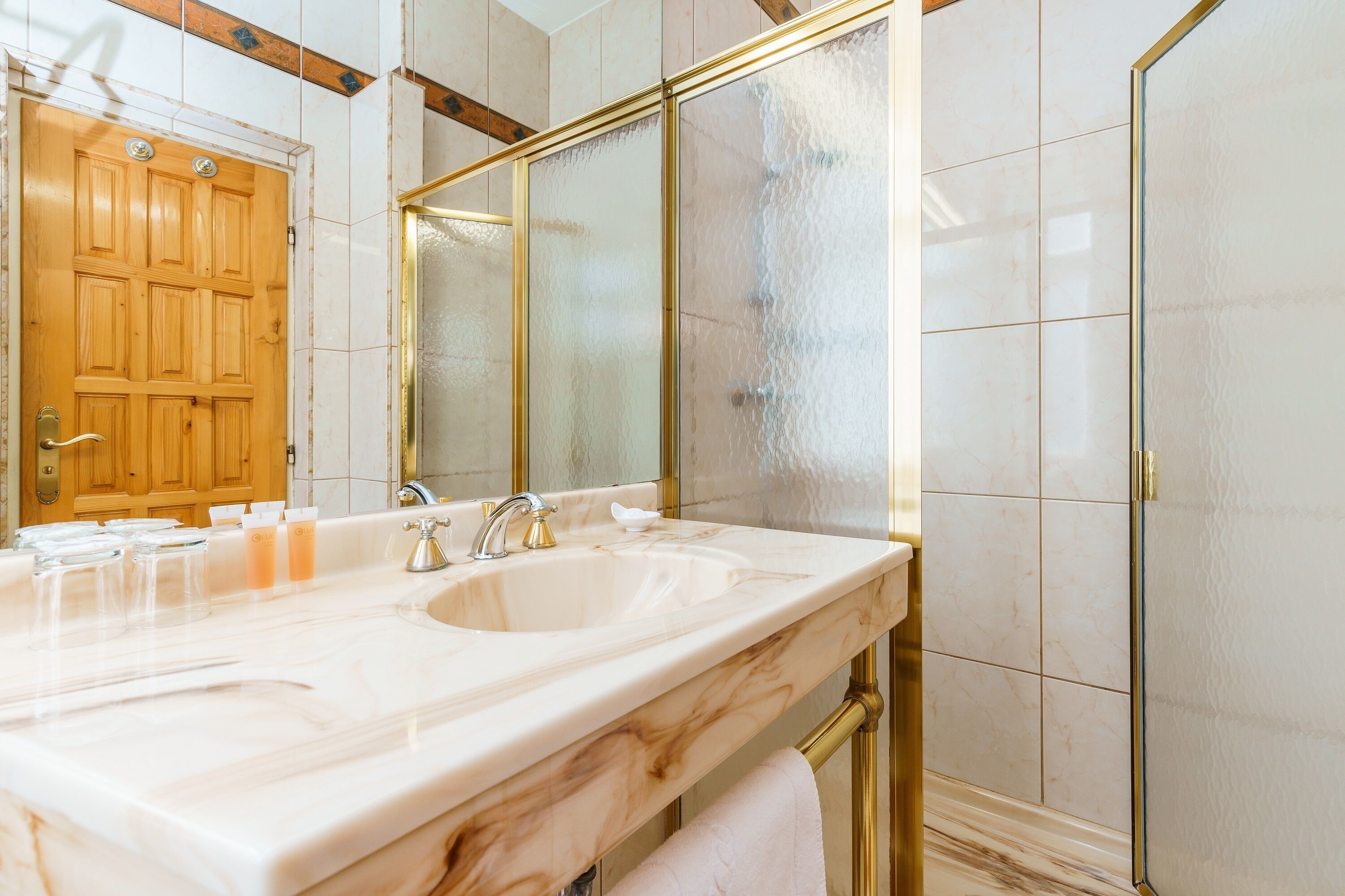 standard double or twin room | bathroom | free toiletries, hair dryer, towels, soap