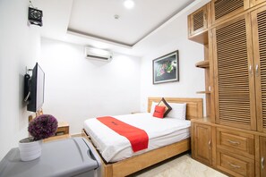 Standard Double Room | Minibar, desk, free WiFi - RedDoorz Plus New Sun (Ho Chi Minh City)