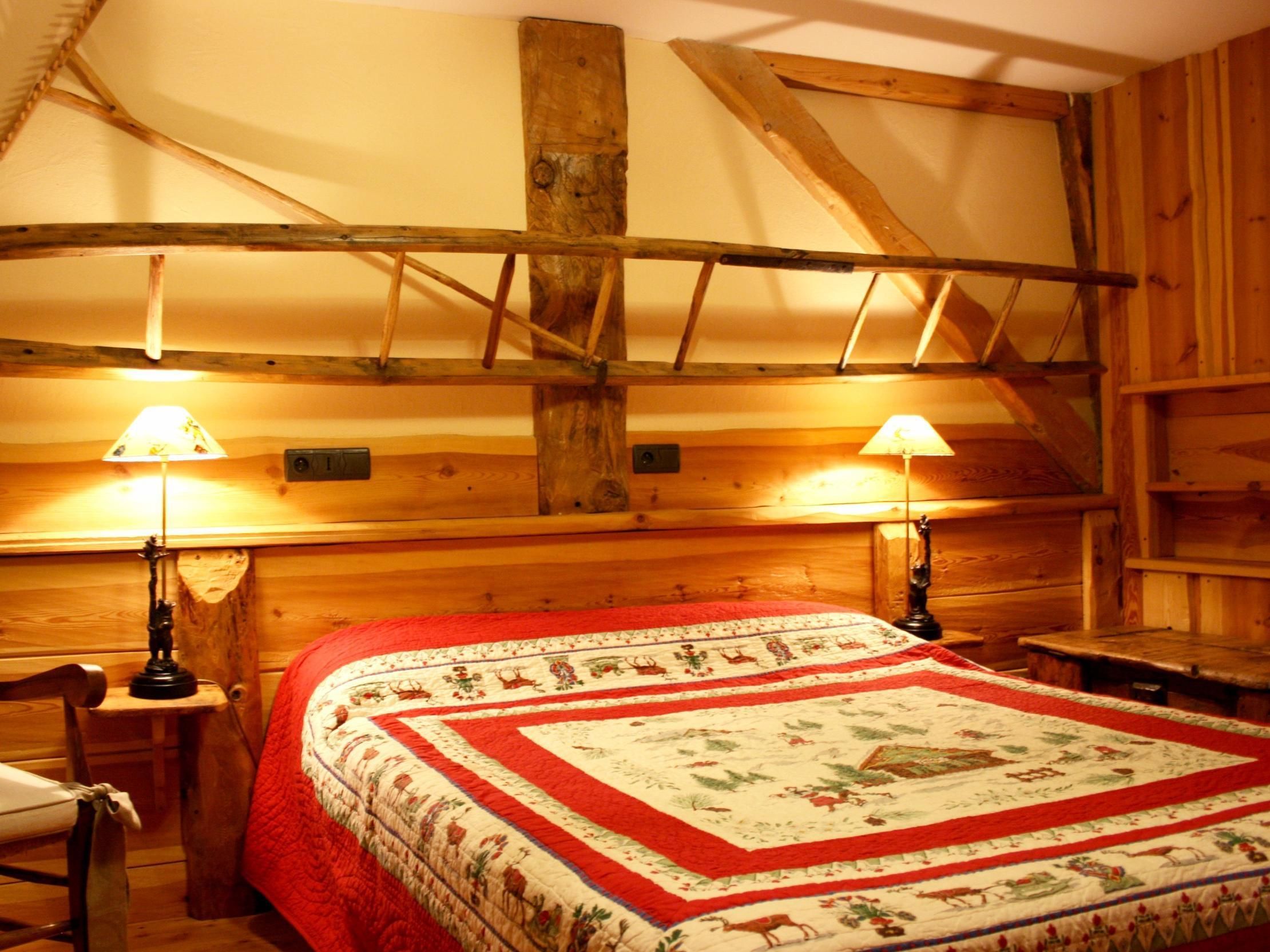 1 bedroom, desk, soundproofing, free wifi