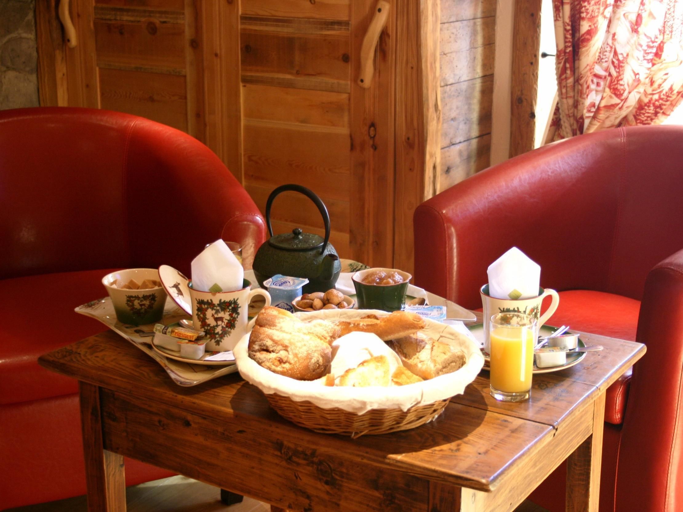 daily buffet breakfast (eur 15.00 per person)