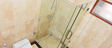 Deluxe Double or Twin Room, Kitchenette | Bathroom