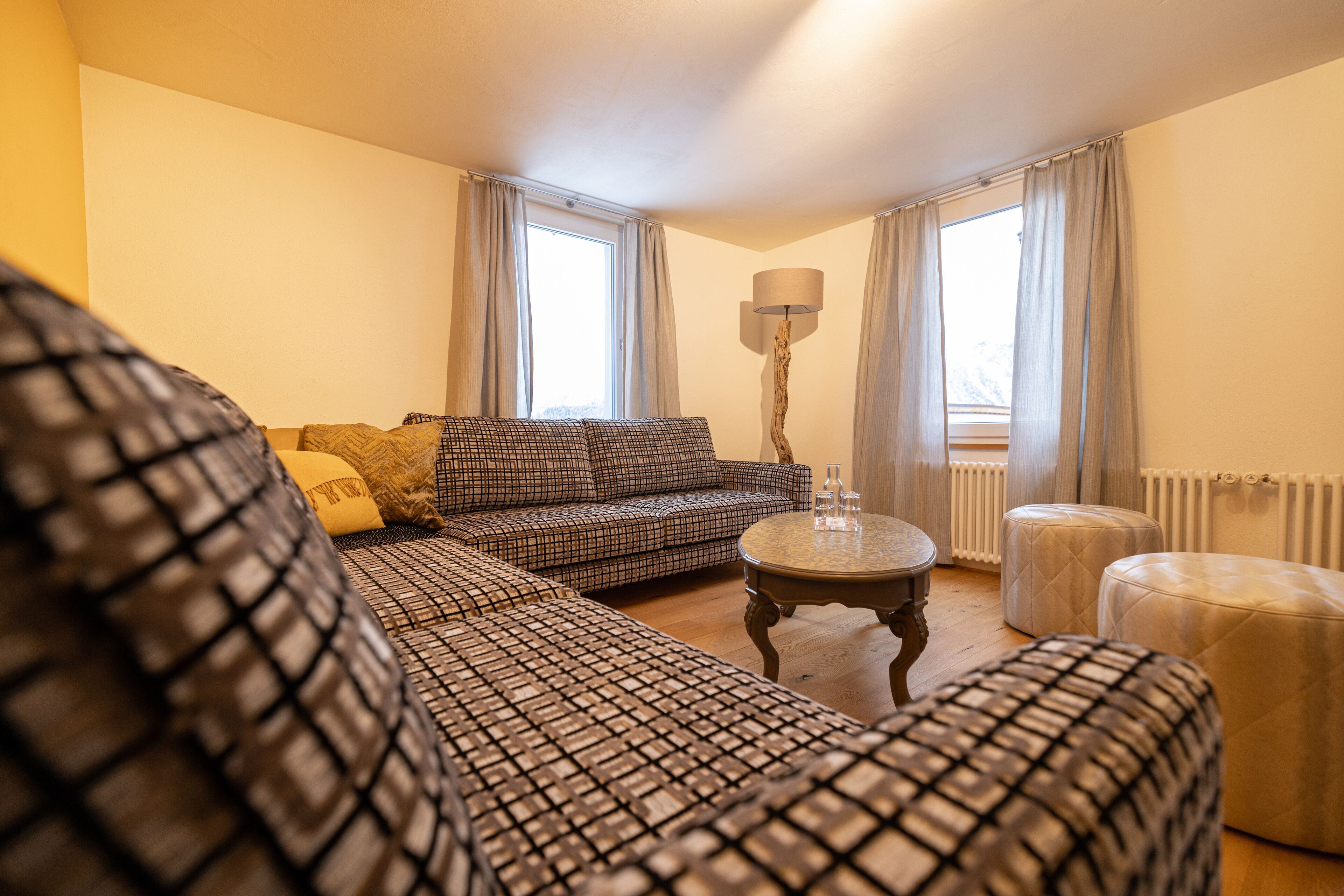 design apartment, 2 bedrooms, non smoking, kitchen | living area | ipad, books