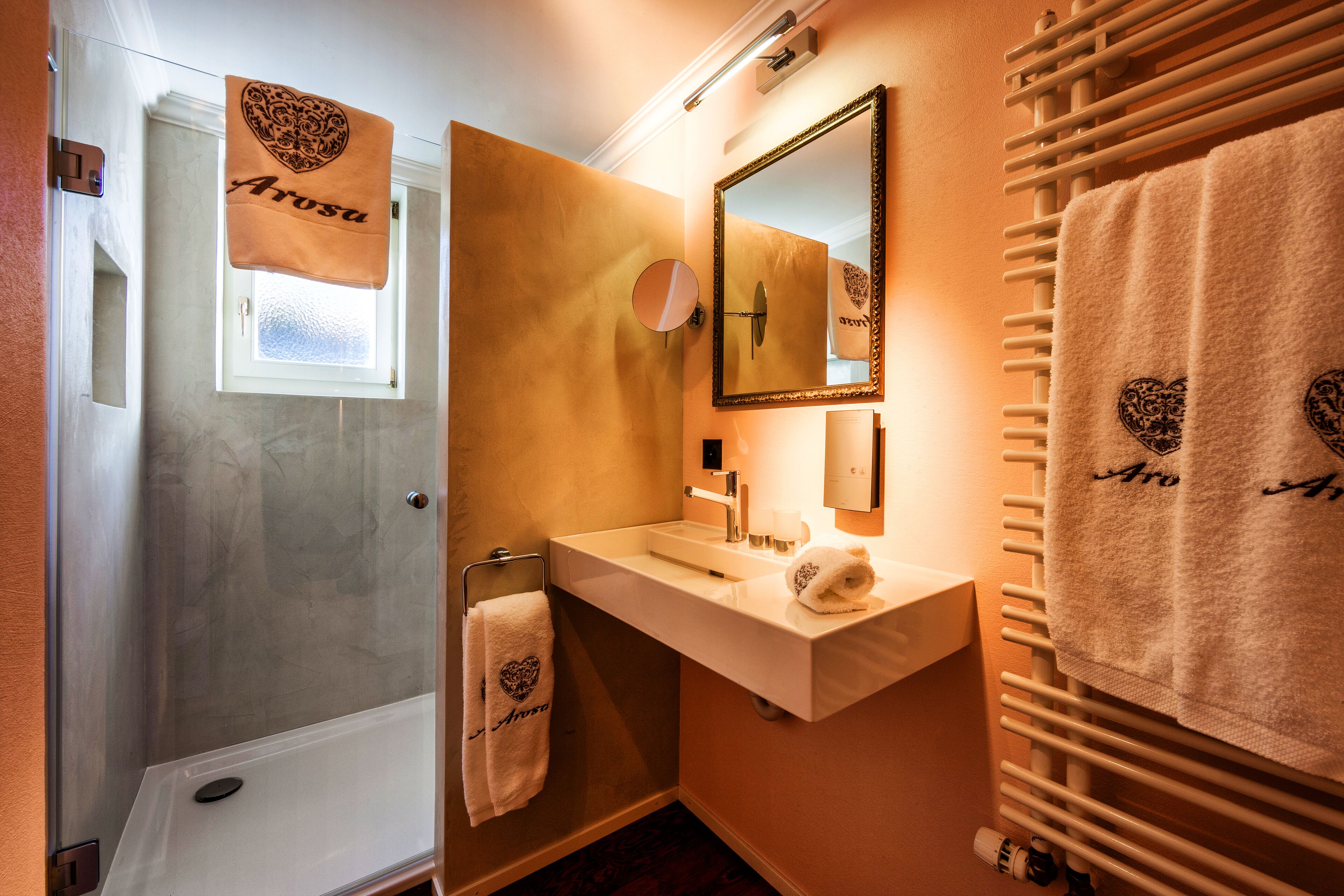 standard double room | bathroom | shower, hair dryer, towels