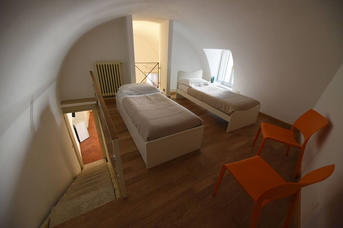 Habitación familiar | 1 habitación, minibar, decoración personalizada y muebles diferentes