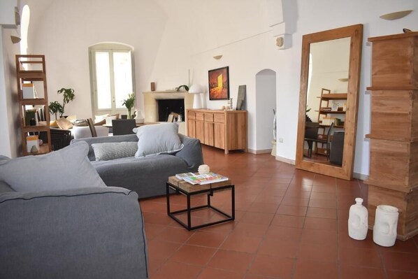 21-Zoll-Flachbildfernseher mit Digitalempfang, Fernseher