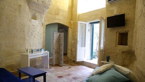 Unclassified image, 2 of 82, button - alle conche (Matera)