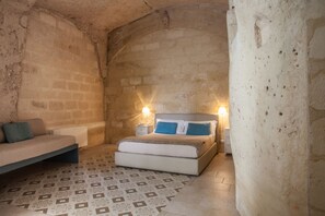 Superior-Dreibettzimmer | 1 Schlafzimmer, Minibar, individuell dekoriert, individuell eingerichtet