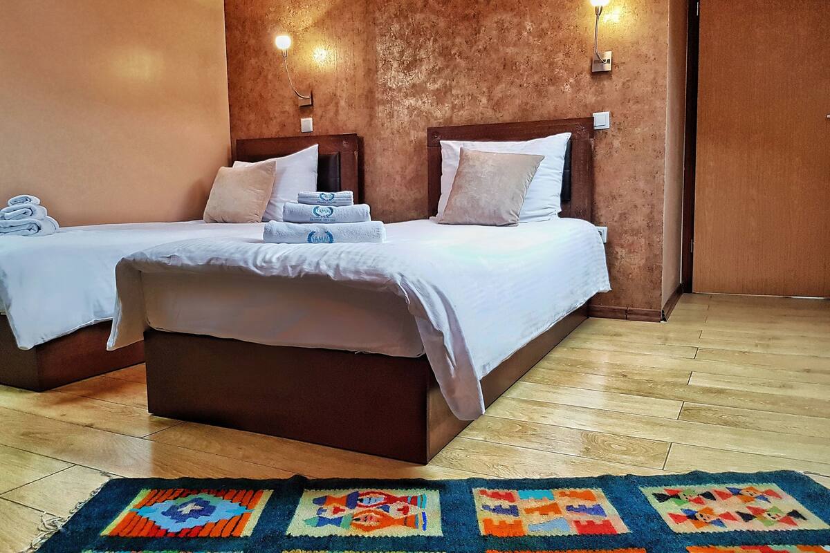 Deluxe-Dreibettzimmer, Nichtraucher, eigenes Bad | Bettwäsche aus ägyptischer Baumwolle, hochwertige Bettwaren