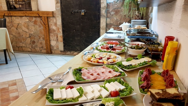 Daily buffet breakfast for a fee - Istanbul Golden Horn (Sarajevo)