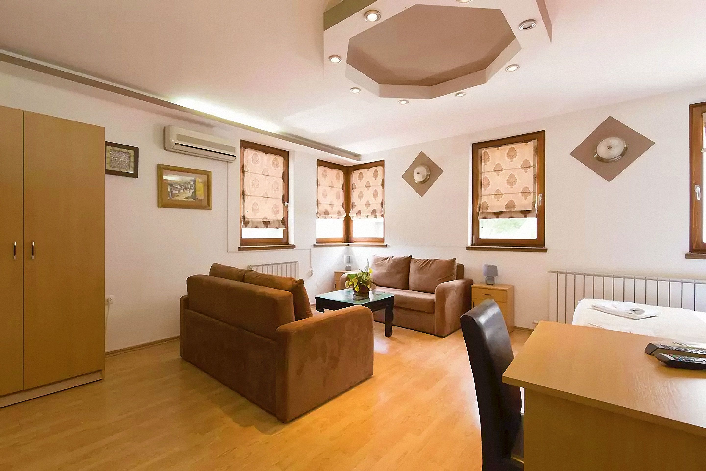 deluxe quadruple room, non smoking, private bathroom | egyptian cotton sheets, premium bedding, down duvets, pillow-top beds